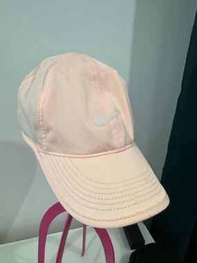 Nike pink featherlight running hat